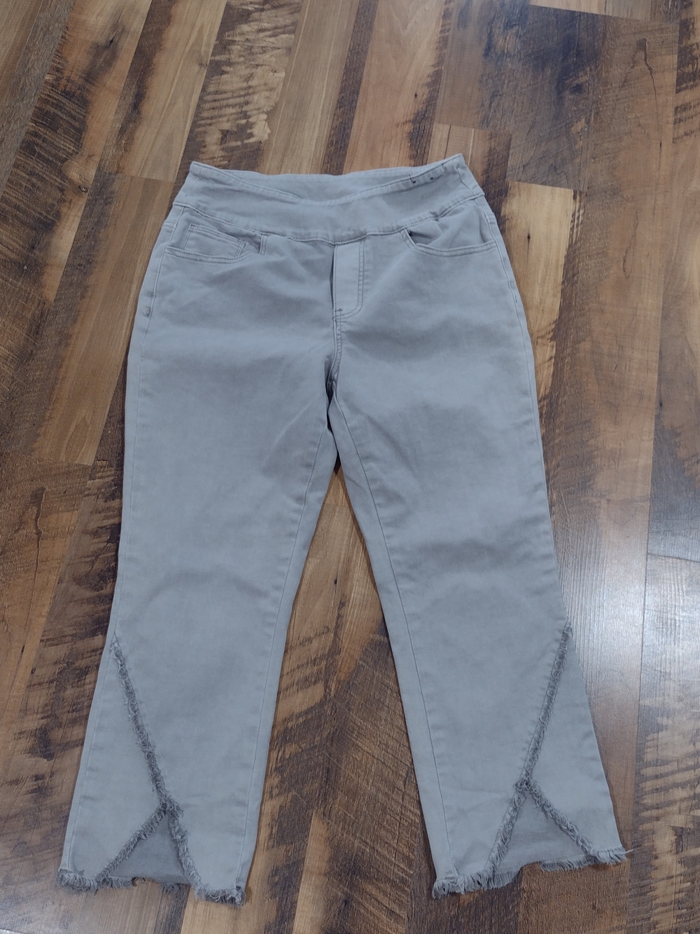 Ethyl Gray Women's Frayed Hem Jeans Sz 6